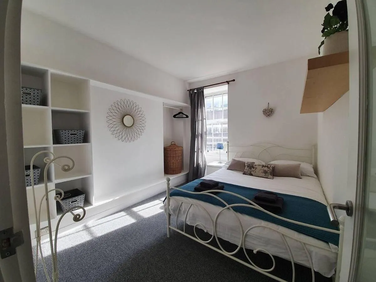 Lovely 2 Bedroom Flat In The Heart Of The City Edinburgh 0*,  Velká Británie